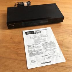 Pioneer FM / AM Digital Synthesizer Tuner Model F-551
