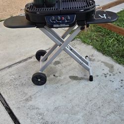 COLEMAN PORTABLE GRILL 