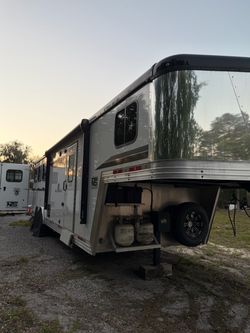 PRCE REDUCED! 2024 Bison Silverado - 3 Horse trailer with living quarters - Never Used!