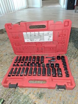 Milwaukee Impact Socket Set with Case