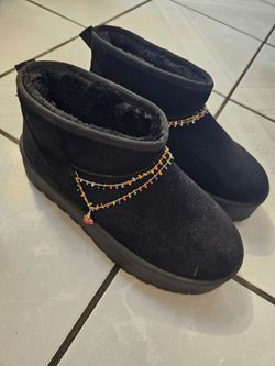 Olivia & Kate platform booties
