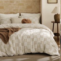 Queen bedding