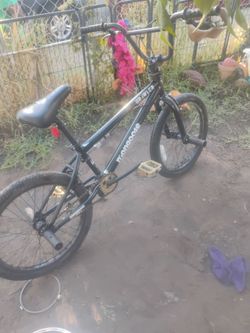 20 inch Mongoose Three piece crank  brawler 20 in BMX bike