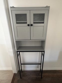 Bathroom storage cabinet