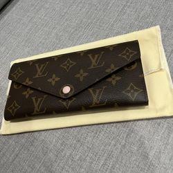 Woman’s Wallet 