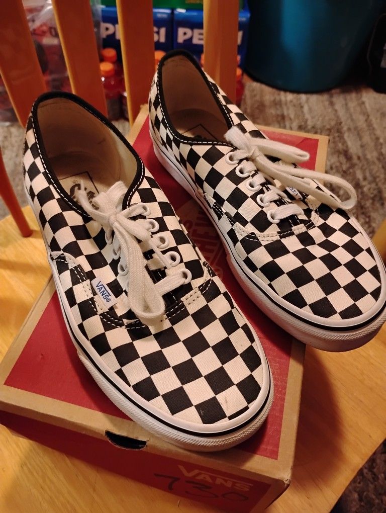 Vans Old Skool V Size 6 Men And 7.5 Women 