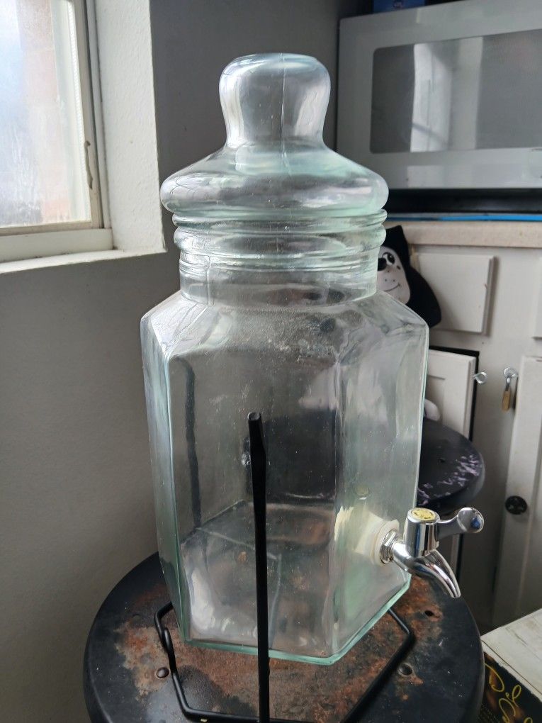 6 Quart Cold Beverage Dispenser And Lid With Easy Pouring Valve Includes Wrought Iron Stand