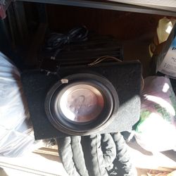 Speaker Amplifier And The Volume Control 