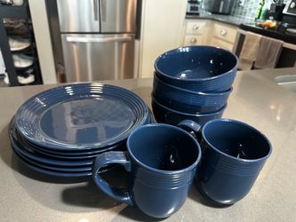 New Blue plates, bowl, and cups dinner set