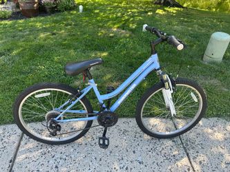Roadmaster Granite Peak 24" Girls Mountain Bike - 18 Speed