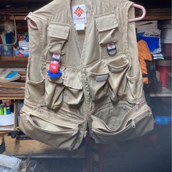 Vintage Columbia Fishing Vest for Sale in Imperial Beach, CA - OfferUp