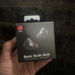 Beats Studio Buds 
