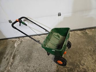 Scotts SpeedyGreen 3000 turf builder seed speader
