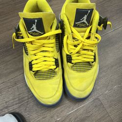 Jordan 4 Lightning 