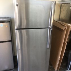 GE Stainless Steel Apartment Size Refrigerator 