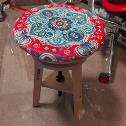 Brand New Meeden Wooden Stool With Seatcover