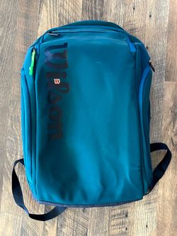 Wilson Blade V9 Super Tour Tennis Racquet Backpack