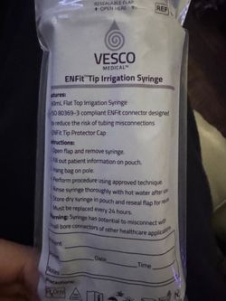 100 Enfit irrigation syringes