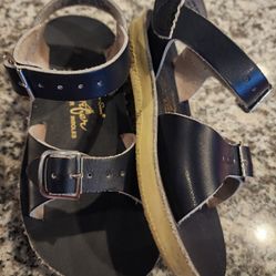 Toddler Girls SaltWater Sandals. Size 8 $20