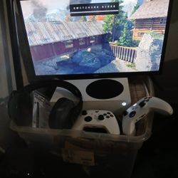 Xbox X S, Two Controllers, Wireless Headset, TV