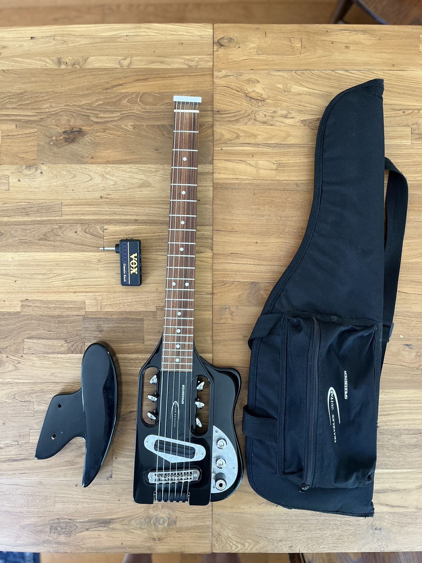 Traveler Guitar - Speedster (with Case And Mini-amp)