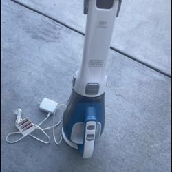 BLACK + DECKER 16 volt handheld lightweight portable bagless vacuum