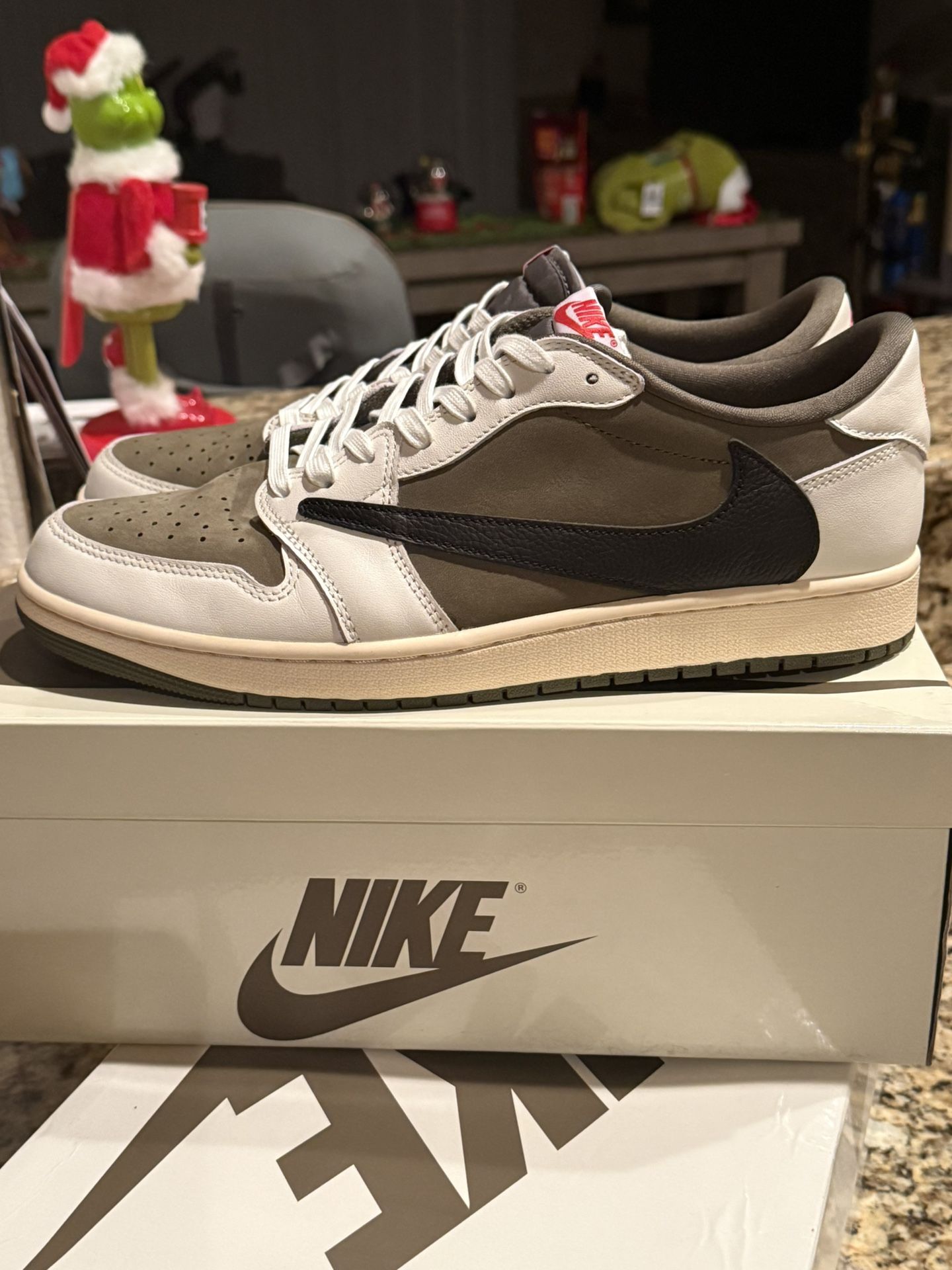 Nike Air Jordan 1 Low Sz 12 Excellent Condition 