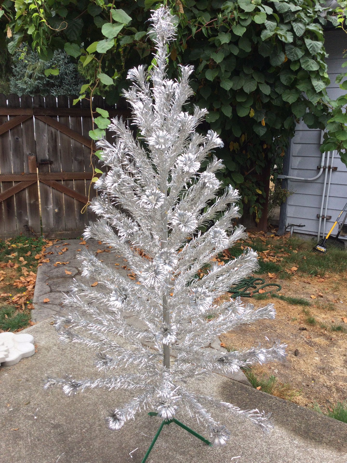 1960’s Stainless Aluminum Christmas Tree In Original Box-Pom Pom Design