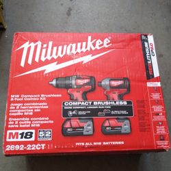 Milwaukee M18 Brushless Drill Kit 