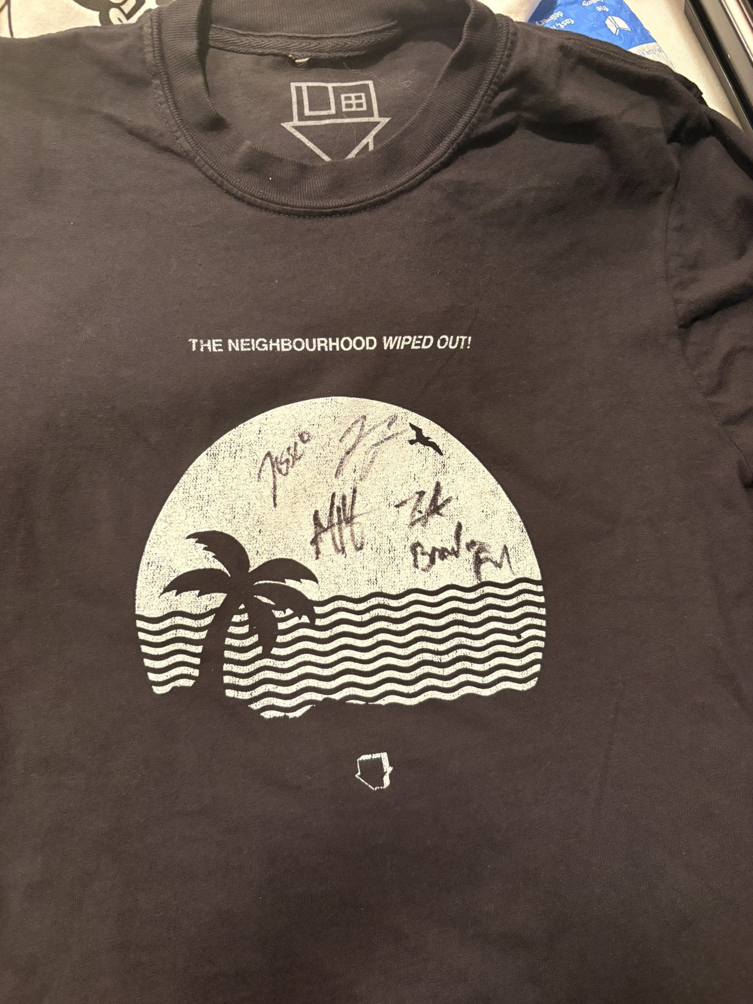  Signed T-Shirt (The Neighborhood Whole Band) 2025