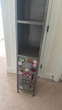 Half locker shelf