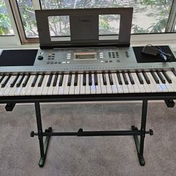 Yamaha 61 Key Digital Keyboard w/Stand, AC Adapter, Manual and Song Books 