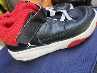 kids shoes jordans size 2.5y