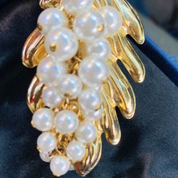 Beautiful Vintage Brooch Pin Golden Ton With Fresh Water Pearls 