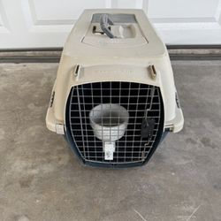 Dog/cat kennel carrier