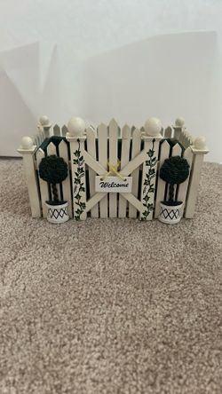 Picket Fence Welcome Plant Holder