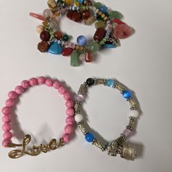 Bracelets 