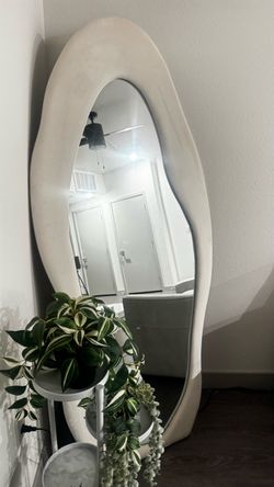 Suede white mirror