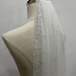 Custom Made Fingertip Length Veil