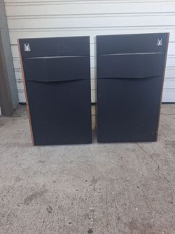 GOOD CONDITION MAGNAVOX HOUSE SPEAKERS