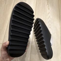 Yeezy Slide YS-01 Men’s Size 11