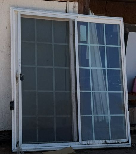 Slidding Glass Door W / Screen 