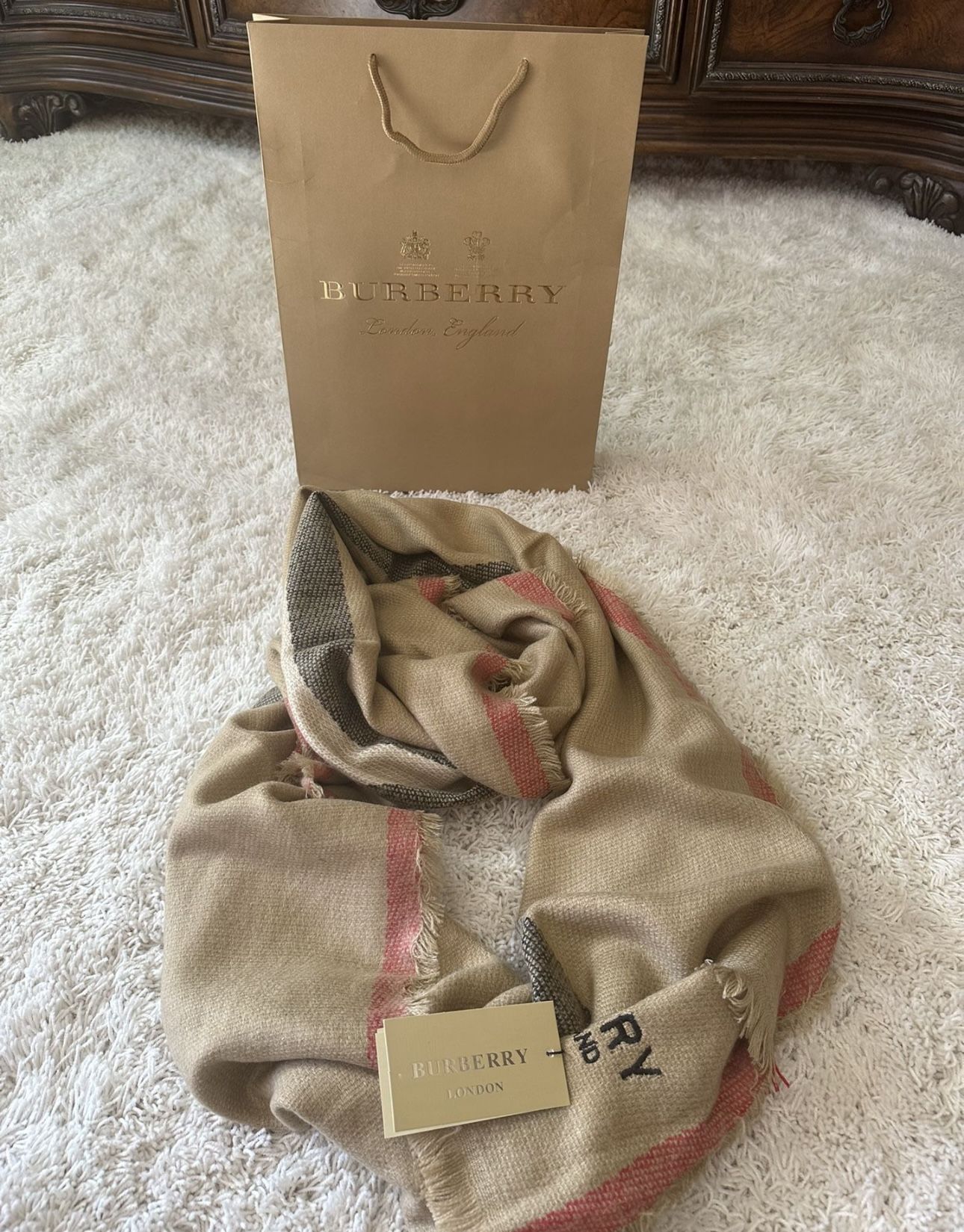 Burberry Scarf/shawl