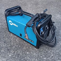 Miller 141 Wire Feed Mig Welder. Vgood Condition(just What's In The Pictures(No Gages))For Pick Up Fremont https://offerup.com/redirect/?o=U2VhdHRsZS5