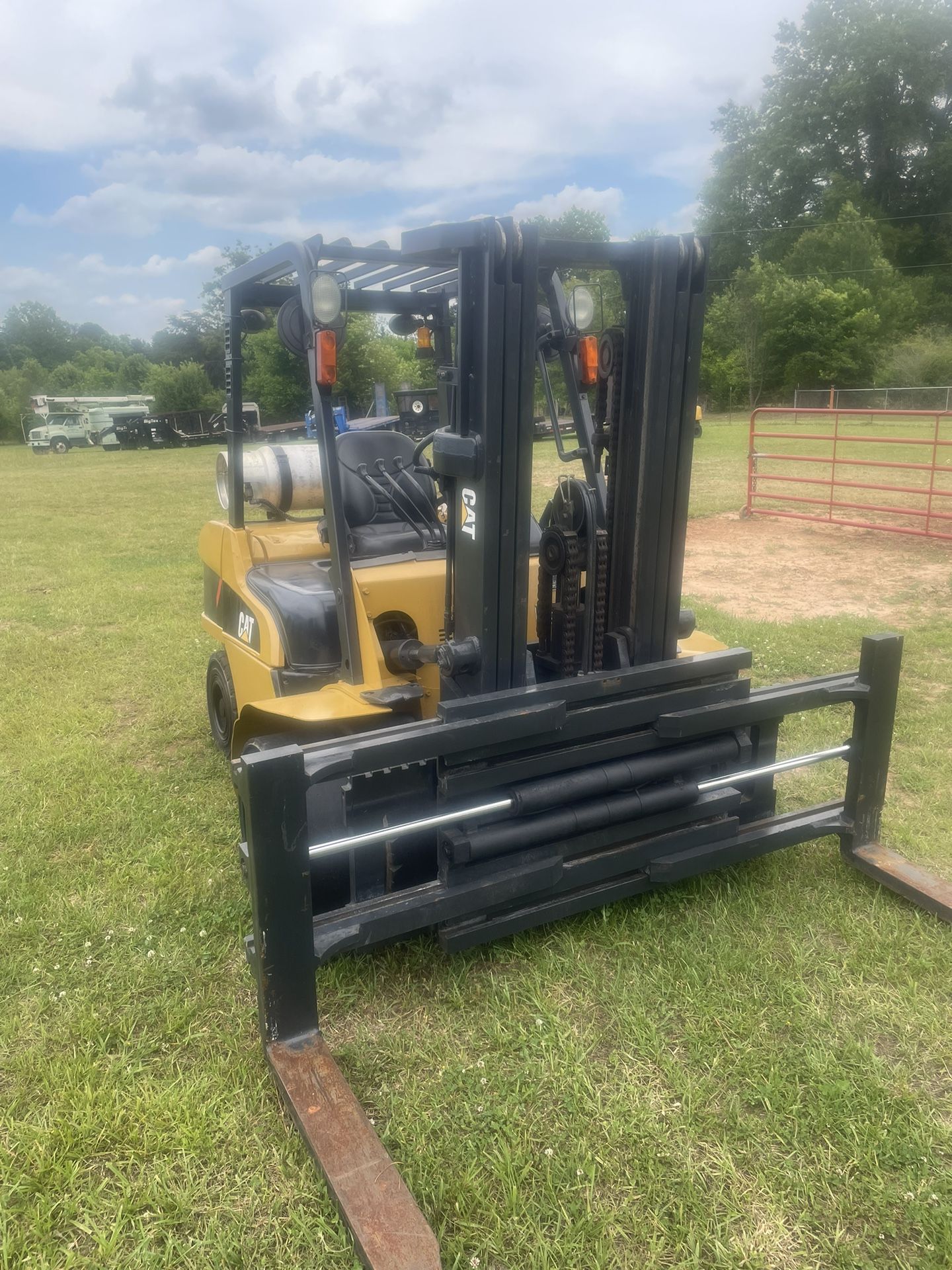 Caterpillar Forklift P7000