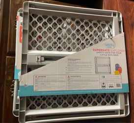 2 NEW BABY GATES
