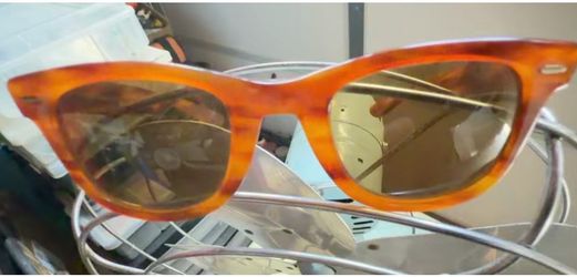 Vintage 1980s B&L Ray-Ban USA Laramie Sunglasses – Rare Honey Tortoise Frame