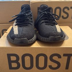 Adidas Yeezy Boost 350 V2 Size 9.5 