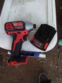 Milwaukee Cordless Impact Driver With Battery