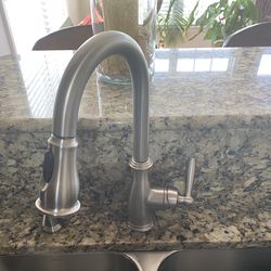 Kitchen Faucet - Pull Down Spray